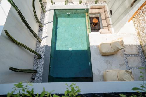 view_pool_dari_atas_